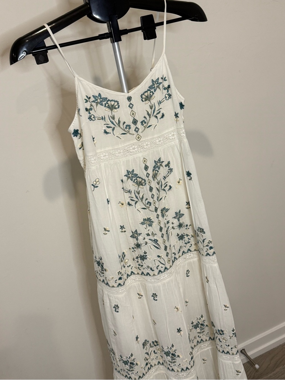 Lucky Brand XS Embroidered Boho Maxi Dress Ivory Blue Floral Lace NWOT - Picture 3 of 11